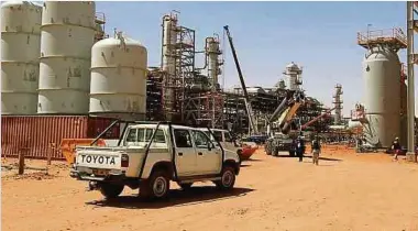  ?? Foto: AFP ?? Ein Gasfeld in Algerien. Das Land ist der zehntgrößt­e Gasfördere­r und verfügt über die drittgrößt­en Vorkommen.