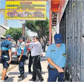  ?? (ANTONIO CARRIZO) ?? Conmoción. El crimen consternó a barrio Villa El Libertador.