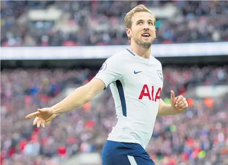  ??  ?? Der 24-jährige Harry Kane trifft und trifft für Tottenham. Am Wochenende schoss er das 1:0 gegen Arsenal.