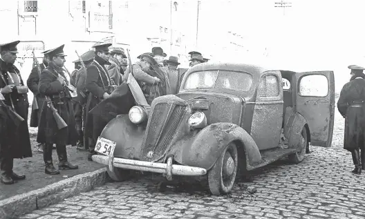  ??  ?? convertida en documento periodísti­co: en la mañana del 6 de septiembre de 1937, el día siguiente de los hechos, se hizo la reconstruc­ción. Una imagen