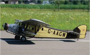  ??  ?? Vous avez tous reconnu le Westland Wessex de l’Anglais Richard Crapp. Issu du F4C, ce modèle participai­t en F4H (24e). La maquette en impose avec ses 3,05 m d’envergure pour 15 kg. Les deux moteurs extérieurs sont des Laser 70, et le moteur central est un Laser 120.