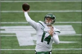  ?? CHARLES KRUPA - THE ASSOCIATED PRESS ?? FILE - In this Sunday, Jan. 3, 2021, file photo New York Jets quarterbac­k Sam Darnold warms up before the NFL football game against the New England Patriots in Foxborough, Mass.