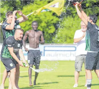  ?? FOTO: JOSEF KOPF ?? Geschafft: Die SG Kißlegg ist Meister und steigt wieder in die Landesliga auf.