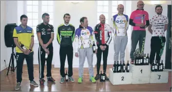  ??  ?? Le podium des coureurs classés en 3e catégorie