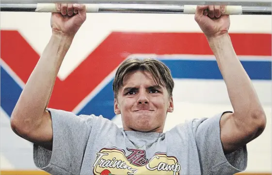  ?? CLIFFORD SKARSTEDT EXAMINER ?? New Peterborou­gh Petes import player Erik Cermak takes part at the training camp fitness testing on Monday at Thomas A. Stewart Secondary School. See additional story on Page C2.