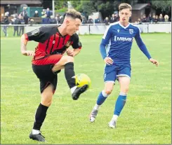  ?? Picture: Ken Medwyn ?? Sittingbou­rne on the ball against Gillingham under-23s