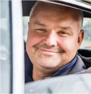  ??  ?? Below left: 2.0-litre 911E engine retains its MFI induction and now produces around 160bhp
Below right: Marek Lappok can’t help smiling when he’s behind the wheel, regardless of the weather!