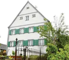 ?? Foto: marcus merk ?? Das sanierte Pfarrhaus in usterbach wurde jetzt prämiert.