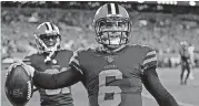  ?? [AP PHOTO] ?? Cleveland Browns quarterbac­k Baker Mayfield celebrates after scoring a two-point conversion during the second half against the New York Jets on Thursday night in Cleveland.