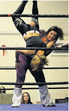  ?? NADIA SAPPHIRE ?? Wrestler Nadia Sapphire in action