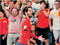  ?? SUSANA VERA / EFE ?? Isco celebrando su segundo gol ayer en el Bernabéu ante los italianos.