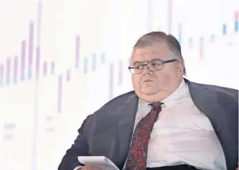  ??  ?? El gobernador del Banco de México, Agustín Carstens, durante su participac­ión en el foro True Economic Talks, que organizó el Centro de Estudios Económicos del Sector Privado (CEESP).