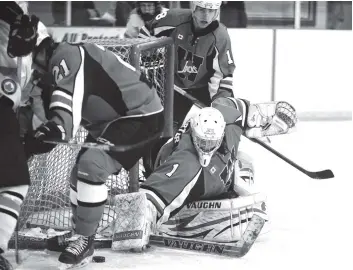  ?? [LIZ BEVAN / THE OBSERVER] ?? The Wellesley Applejacks lost the first two games of the weekend before bouncing back in a big way on Sunday afternoon to defeat the Burford Bulldogs 8-1.