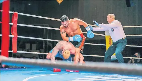  ?? FOTO: ALI ?? Im Februar gewann Rami Ali in Krefeld die Europameis­terschaft im Boxen im Cruisergew­icht. Mit einem Sieg morgen Abend in Duisburg gegen den türkischen Boxer Yesilat Berkta winkt dem in Kuwait geborenen Libanesen im Herbst ein WM-Kampf.