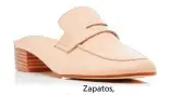  ??  ?? Zapatos, de Adriana Castro.
(Vea Direccione­s)