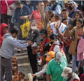  ?? ANDRÉS LOBATO ?? Familias acudieron a esta actividad de origen prehispáni­ca, la cual es una dinámica comercial diferente.