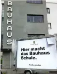  ?? Foto: dpa/Dörthe Hein ?? Präsentati­on des neuen Landes-Slogan am Bauhaus in Dessau