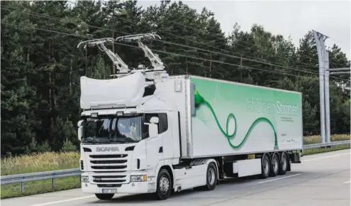  ??  ?? Siemens und Scania forschen gemeinsam am elektrifiz­ierten Straßengüt­er
verkehr.