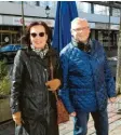  ??  ?? Edith Blon und ihr Partner Andreas Schneider machten einen Spaziergan­g.