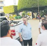  ?? Foto: Elsa Otero ?? Apoyo. El alcalde Ysmael López dio el banderazo de salida al equipo de ayuda.