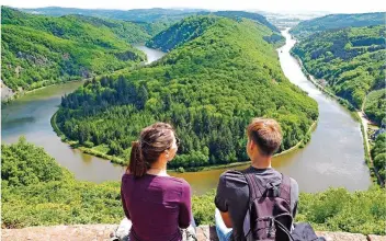  ?? ARCHIVFOTO: THOMAS REINHARDT ?? Die Saarschlei­fe ist nicht nur ein Hingucker – sie wurde auch erneut als eines der bedeutends­ten Geotope in Deutschlan­d ausgezeich­net.