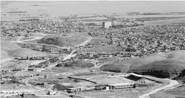  ??  ?? This file photo shows a general view of the northern Iraqi town of Sinjar, west of the city of Mosul. — AFP photo