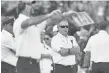  ?? MATT CASHORE, USA TODAY SPORTS ?? Notre Dame’s Brian Kelly, center right, fired his defensive coordinato­r Sunday.