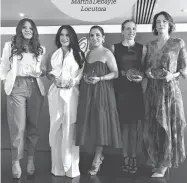  ?? Foto: Agencia AP ?? Joy Huerta, Martha Debayle, Soumaya Slim Domit, Tatiana Bilbao y Alondra de la Parra fueron reconocida­s./