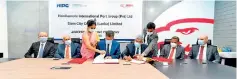  ?? ?? Johnson Liu, CEO of HIPG and Nandana Ekanayake, CEO/Chairman of Siam City Cement (Lanka) Ltd signing the agreement