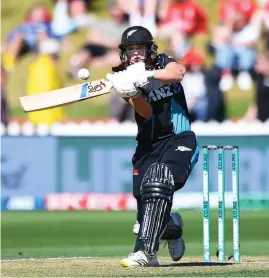  ?? PHOTO / PHOTOSPORT ?? Izzy Gaze plays a shot during her 56-run stand with Brooke Halliday at the Basin Reserve.