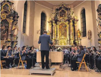  ?? FOTO: LOTHAR DITTES ?? Der Musikverei­n Dürbheim gab am Sonntagabe­nd ein Konzert.