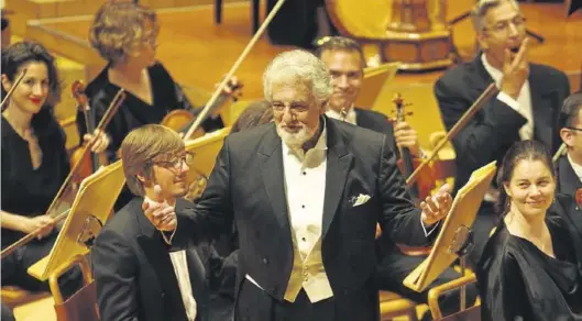  ?? JAIME GALINDO ?? Plácido Domingo, ayer, en la Sala Mozart, acompañado por la orquesta del Gran Teatro del Liceo.