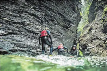  ?? FOTO: SCHWEIZ TOURISMUS ?? Manchmal ist die Viamala-Schlucht so eng, dass man den Himmel nicht sieht.