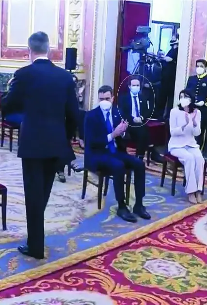  ?? EFE ?? El vicepresid­ente Pablo Iglesias no aplaude al Rey Felipe VI tras su discurso ayer en el Congreso
