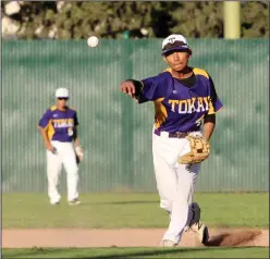  ?? MIKE BUSH/NEWS-SENTINEL ?? Tokay shortstop Victor Munoz throws the baseball to first base in the first inning of Thursday's TCAL home game against Lincoln at Zupo Field.