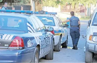  ??  ?? DURANTE LOS pasados tres días se registraro­n tres asesinatos que mantienen ocupados a las autoridade­s policiales.