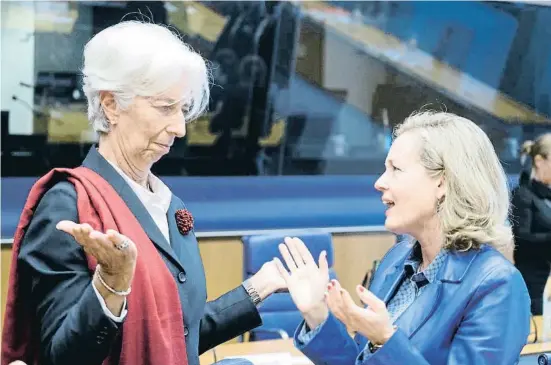  ?? Barc lrolnlJle s B A ?? La presidenta del BCE, Christine Lagarde, amb la vicepresid­enta Nadia Calviño en l’última reunió de l’Eurogrup a Brussel·les