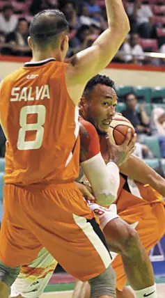  ?? JUN MENDOZA ?? Phoenix Petroleum’s Calvin Abueva looks for a way out of a Meralco double-teaming defense in their game Wednesday. The Bolts prevailed, 90-74.