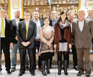  ?? Foto: Thomas Rösler ?? Der Vorstand SV Lengenfeld (von links): Thomas Hörberger, Christian Biberger, Manfred Rehm, Daniel Höflmair, Heike Ahl, Ott mar Schmid, Marina Weber, Rudolf Schöwe, Roland Höflmair und Thomas Rösler.