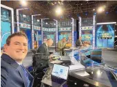  ?? COURTESY OF ANDY KATZ’S INSTAGRAM ?? Former Journal staffer Andy Katz, front, takes a selfie on the set of Turner Sports’ NCAA Tournament Central coverage along with, from left, Ernie Johnson, Kenny Smith and Charles Barkley