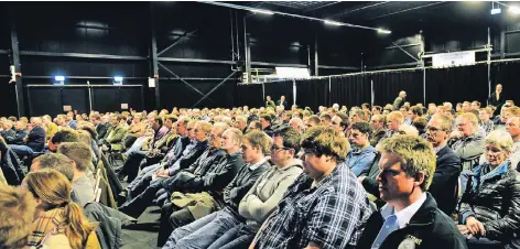  ?? FOTO: PRIVAT ?? Ein Bild, das Anziehungs­kraft beweist: Deutlich mehr als 400 Gäste zählte das Agrar-Forum Niederrhei­n im Wunderland Kalkar.