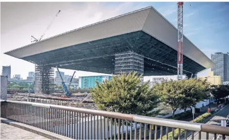  ?? FOTO: DPA ?? Viele Gebäude in Japan werden möglichst erdbebensi­cher gebaut. Hier zu sehen ist das neue olympische Schwimmsta­dion in Tokio.