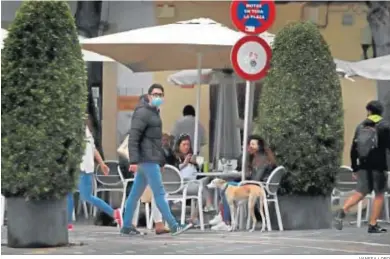  ?? VANESA LOBO ?? Uno de los establecim­ientos de la plaza Plateros.