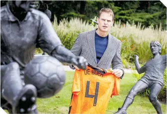  ?? FOTO: EFE ?? Frank de Boer anunció su primera convocator­ia, tras reemplazar a Koeman. /