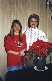  ??  ?? Above, Jeanette and Anita in the early 1990s. Left, Anita with her mother, Dina LaFond, and husband, Michael Korsonsky. In the tours she led of Ground Zero, Dina always made sure to emphasize her daughter’s eye for beauty.