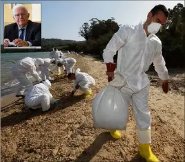  ??  ?? Hier, aux côtés de plusieurs acteurs du dossier, le maire d’Hyères (en médaillon), a fait part de son incompréhe­nsion face à la situation.