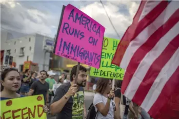  ?? GETTY IMAGES ?? El 69% de los encuestado­s cree en el aporte de los inmigrante­s a EEUU.