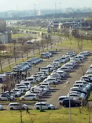  ??  ?? L’assemblea dei taxi dello scorso giovedì in via Martini