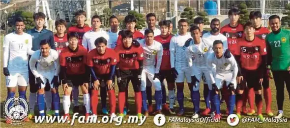  ??  ?? The national Under-23 and Mokpo City FC players prior to their friendly match in South Korea on Wednesday.