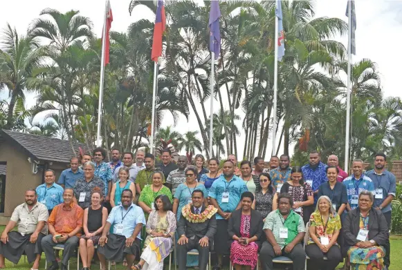  ?? Photo: Mereleki Nai ?? Minister for Lands and Mineral Resources, Filimoni Vosarogo with Pacific Islands Countries rep at the Tanoa Internatio­nal Hotel in Nadi.